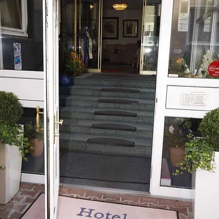 Am Heideloffplatz Szálloda 3*